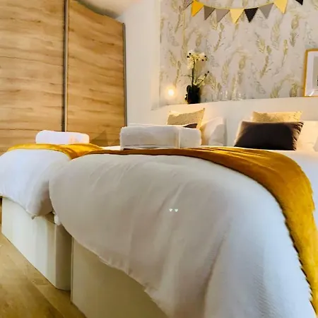 Апартаменты Attic Penthouse Downtown 1gb Fibra