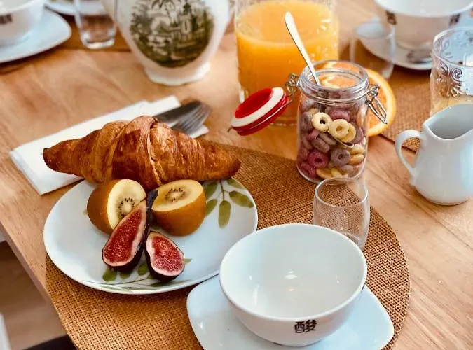 Attic Penthouse Downtown 1gb Fibra アパート *