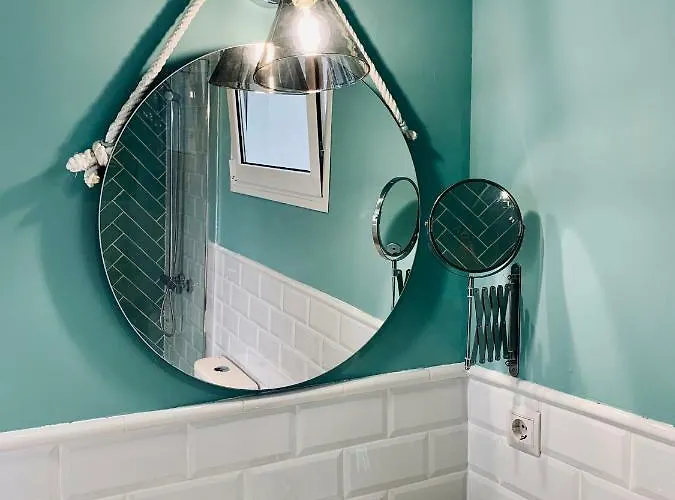 Attic Penthouse Downtown 1gb Fibra アパート